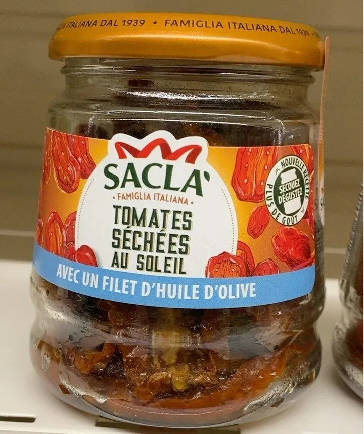 Tomates séchées au soleil avec un filet d’huile d’olive