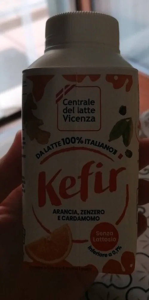 Kefir arancia, zenzero e cardamomo