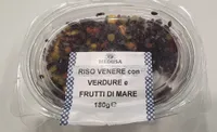 Riso venere con verdure e frutti di mare