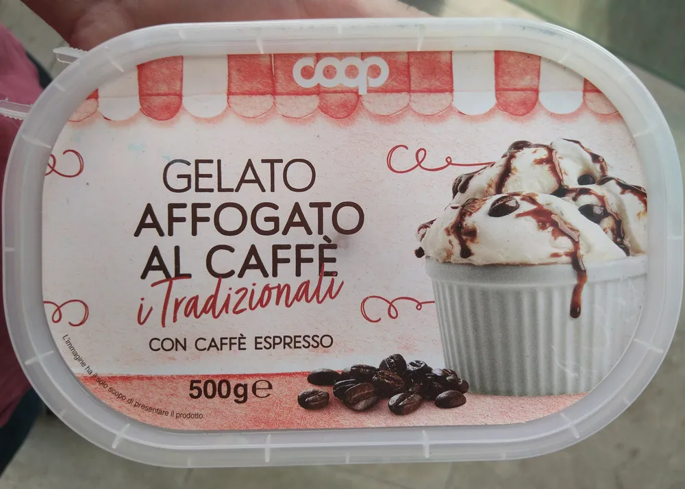 Gelato affogato al caffè