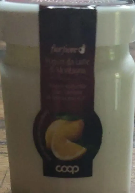 Yogurt intero bianco con marmellata di limone