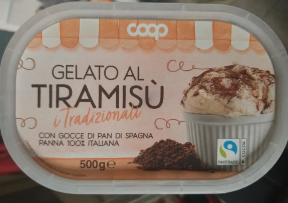 Gelato tiramisù con gocce di pan di spagna