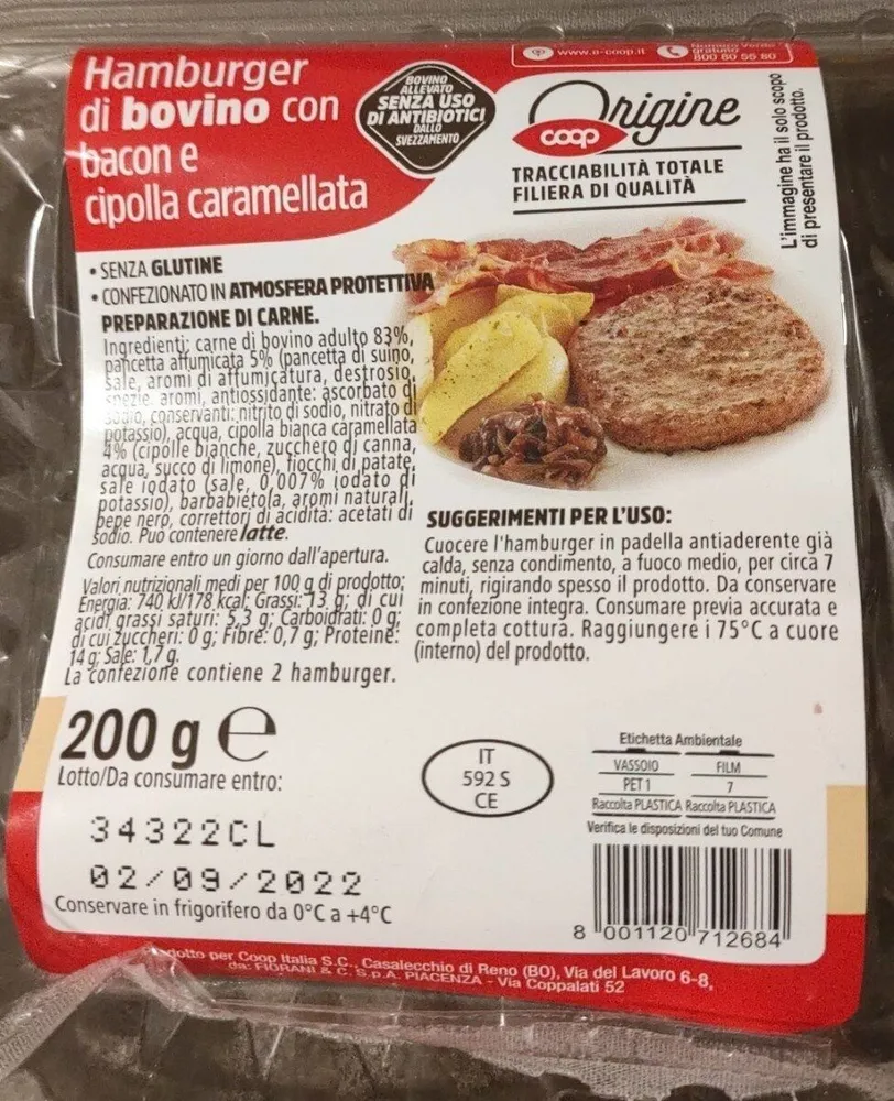 Hamburger bovino con bacon e cipolla caramellata