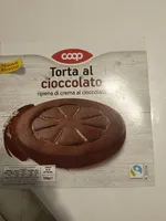 Torta al cioccolato ripiena di crema al cioccolato