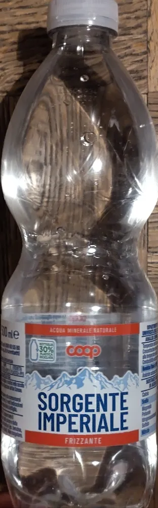 Acqua minerale naturale frizzante sorgente Imperiale