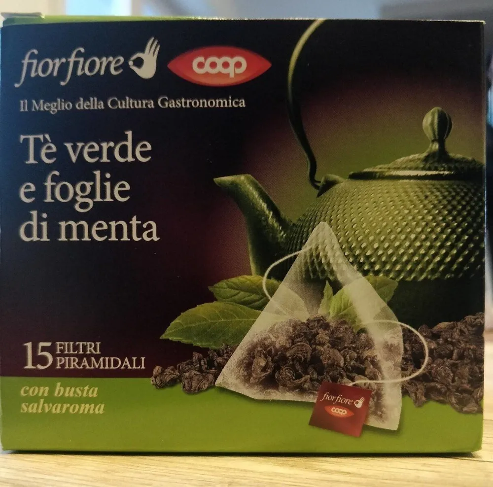 Te verde e foglie di menta