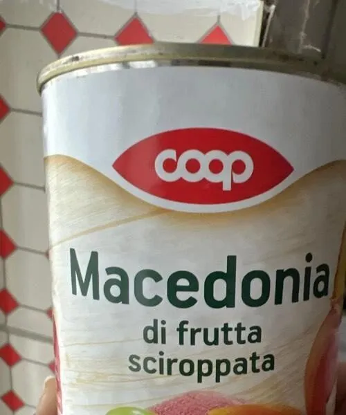 Macedonia di frutta sciroppata