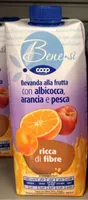 Bevanda alla frutta con albicocca, arancia e pesca