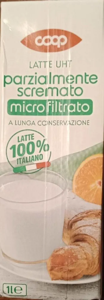 Latte UHT parzialmente scremato