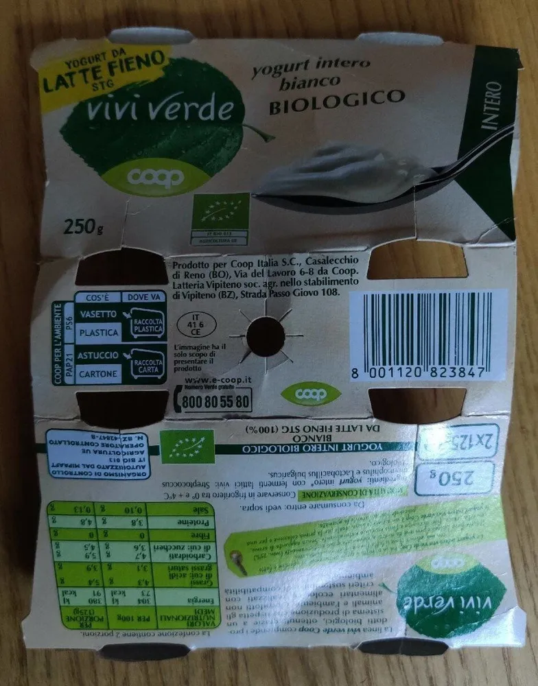 Yogurt intero bianco