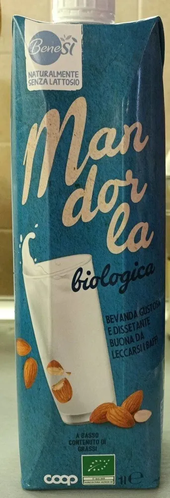 Bevanda biologica a base di mandorla