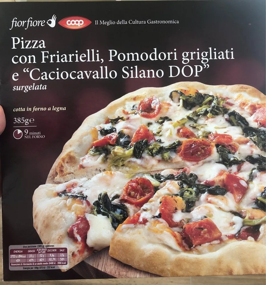 Pizza con friarielli, pomodori grigliati e caciocavallo