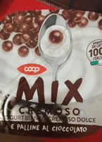 Mix cremoso yogurt cremoso bianco e palline al cioccolato