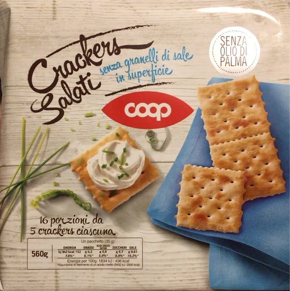 Crackers Salati senza granelli di sale in superficie