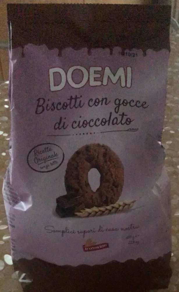 Biscotti con gocce di cioccolato