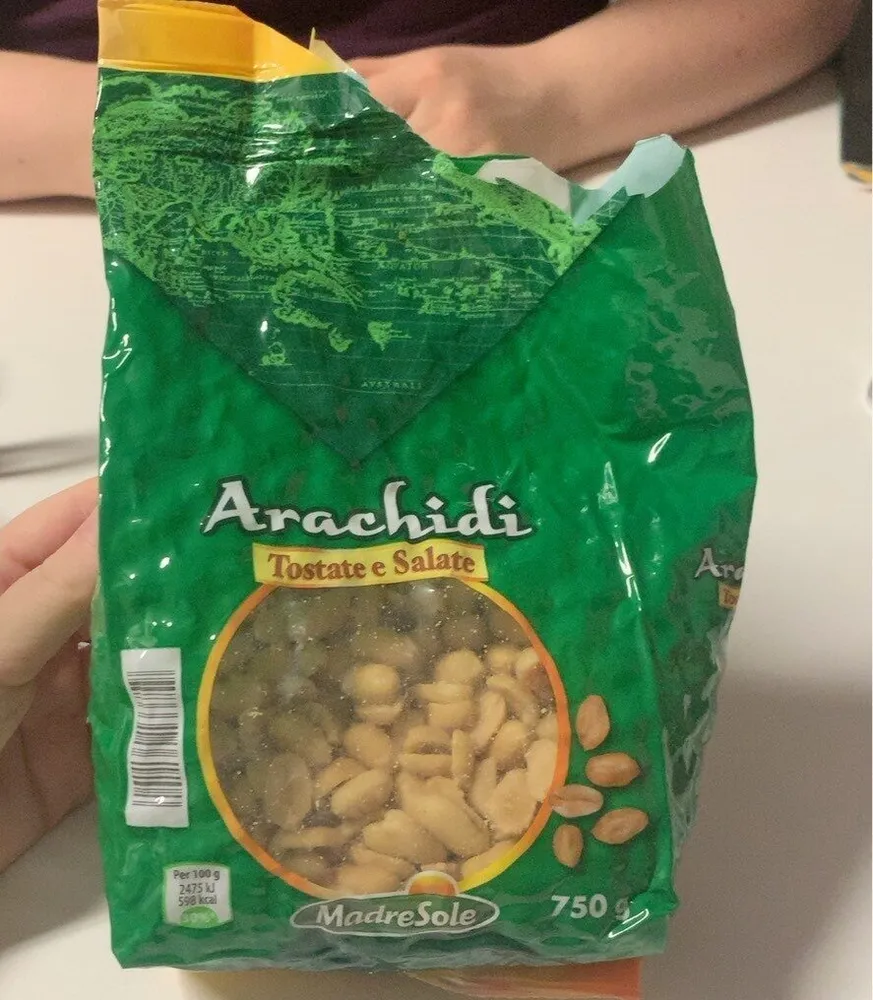 Arachidi tostate e salate