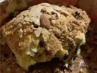 Panettone alla pesca e cioccolato con glassa