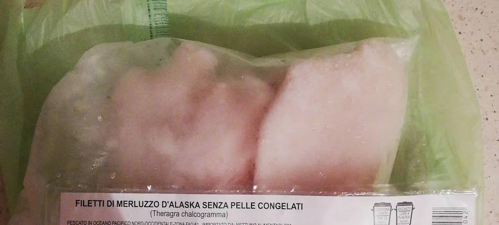 Filetti di merluzzo d'alaska senza pelle congelati