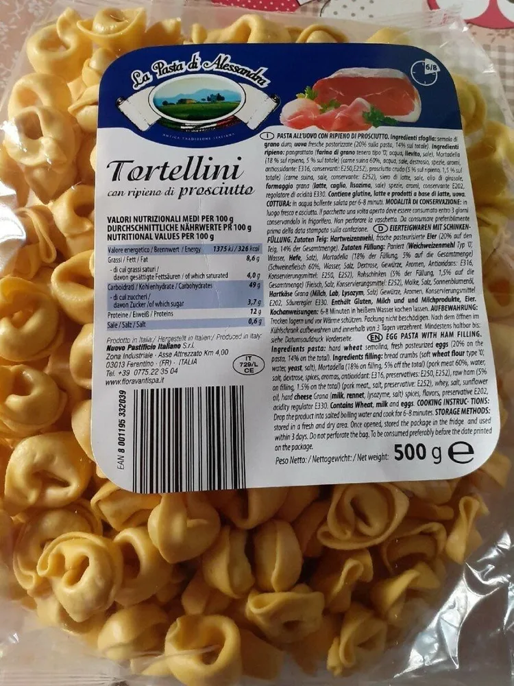 Tortellini con ripieno di prosciutto