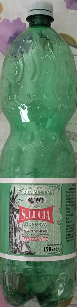 Acqua minerale naturale frizzante