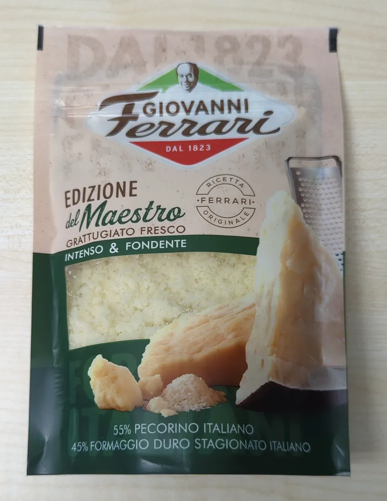 Italienischer Hartkäse gerieben