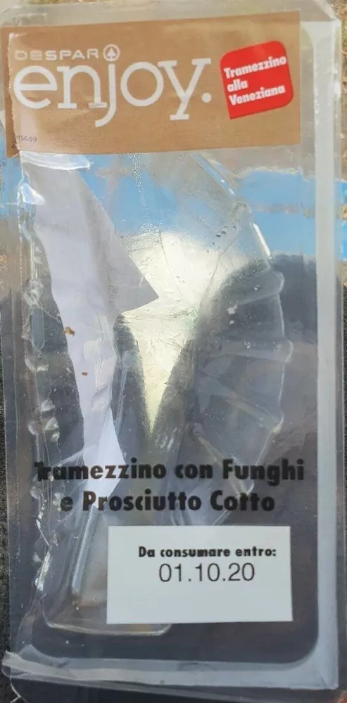 Tramezzino con funghi e prosciutto cotto