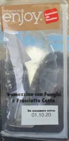 Tramezzino con funghi e prosciutto cotto