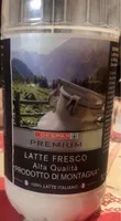 Latte fresco alta qualità pordotto di montagna