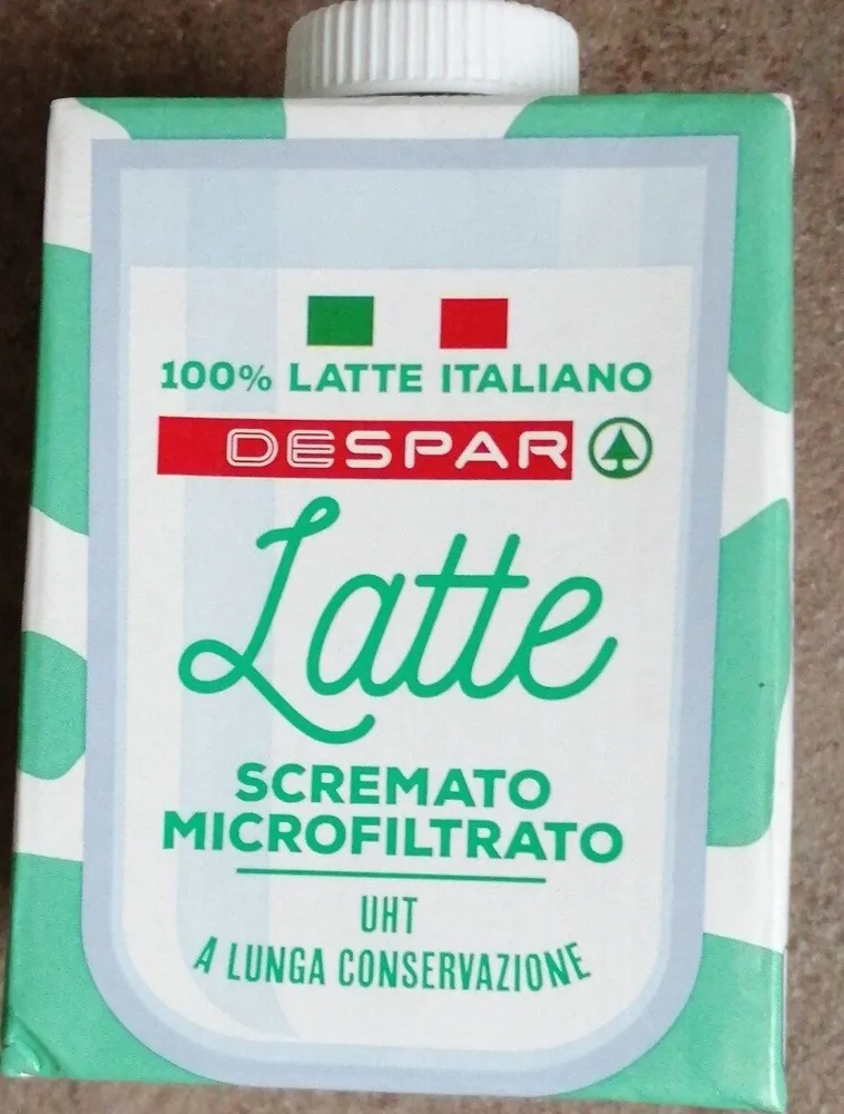 Latte scremato microfiltrato