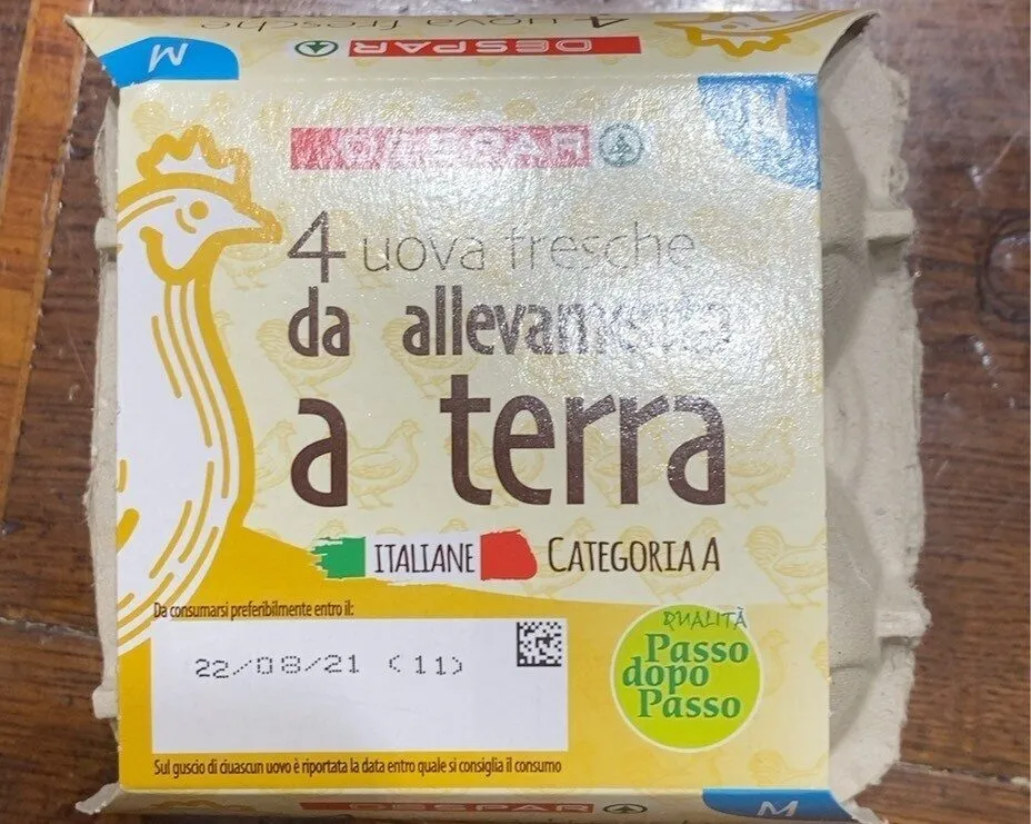 4 uova fresche da allevamneto a terra