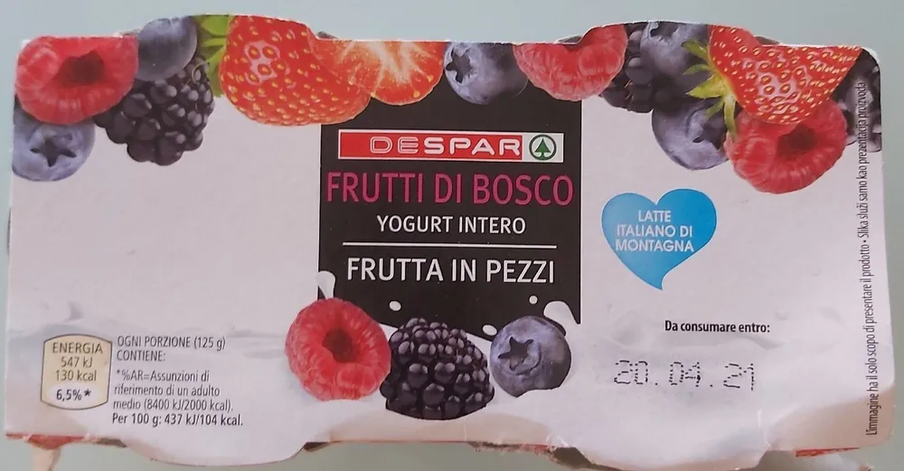 yogurt intero, frutti di bosco