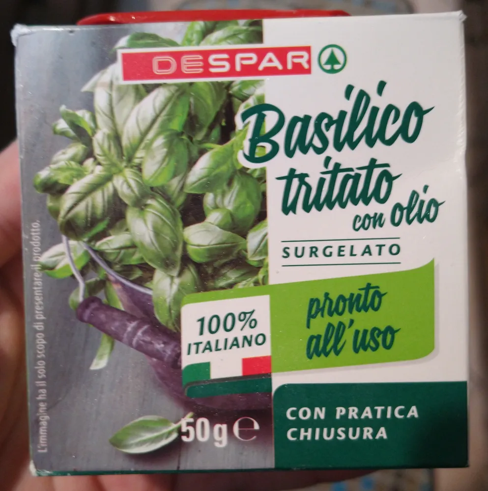 Basilico tritato con olio