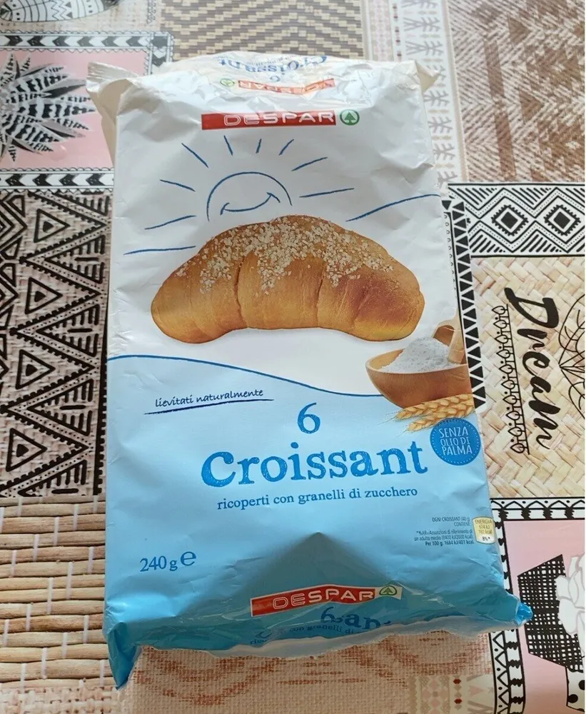 6 Croissant ricoperti con granelli di zucchero