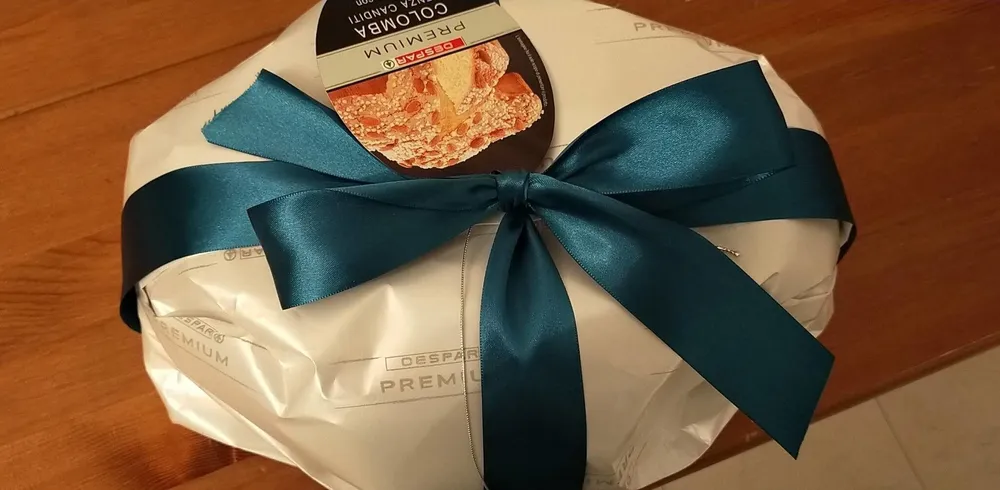 Colomba decorata senza csnditi