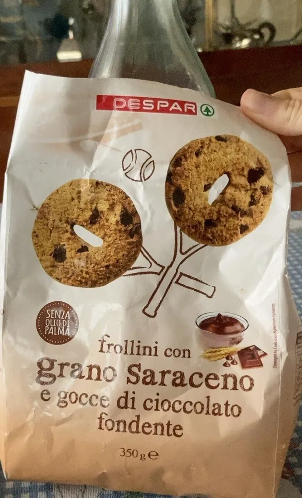 Frollini con grano saraceno e gocce di cioccolato fondente