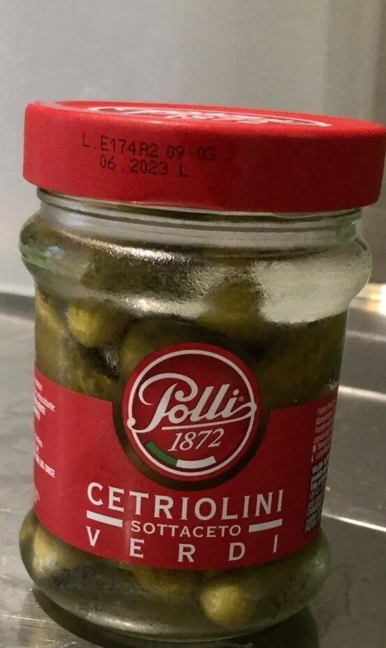 Cetriolini sottaceto verdi