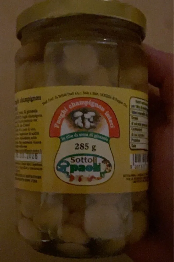 Funghi champinon interi