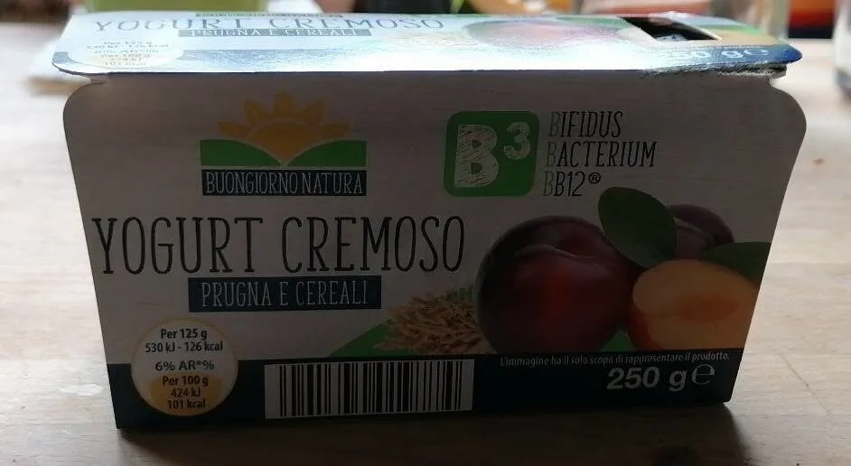 Yogurt cremoso prugna e cereali