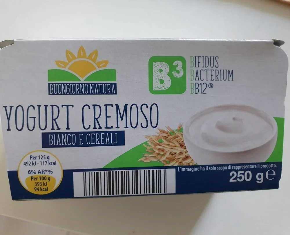 Yogurt cremoso bianco cereali