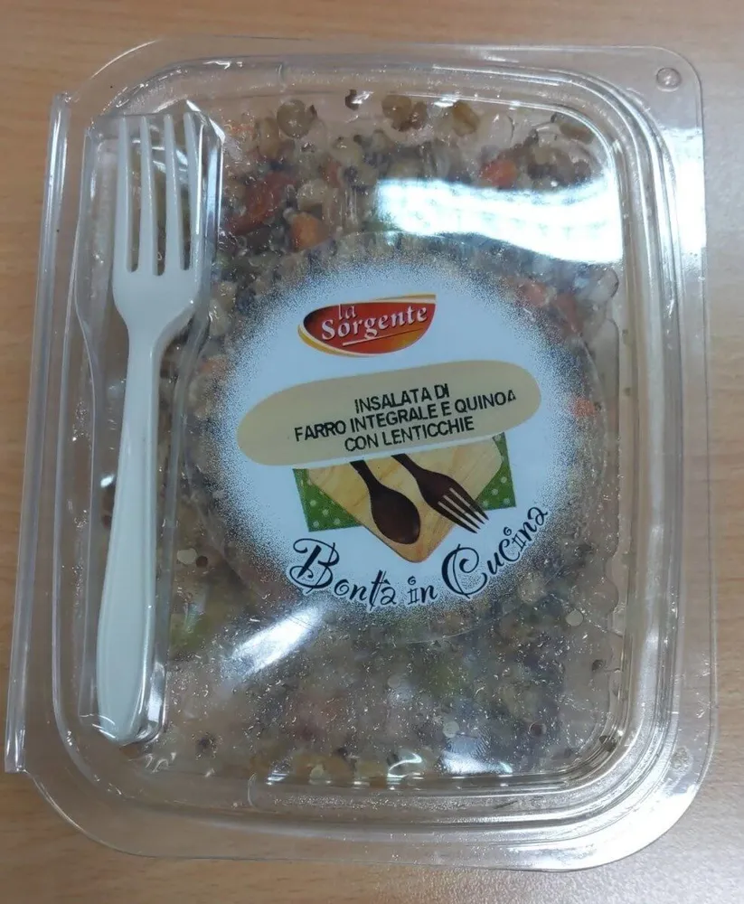 Insalata di farro integrale e quinoa con lenticchie
