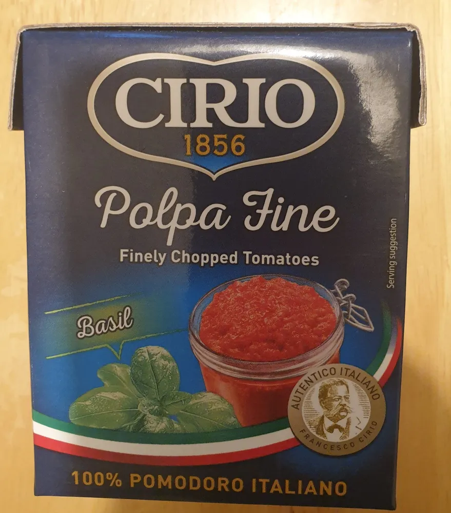 Cirio chopped tomatoes with basil