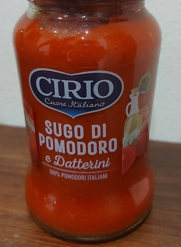 Sugo di pomodoro e datterini