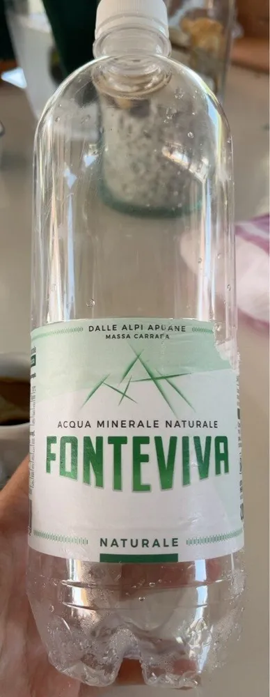 Acqua minerale naturale