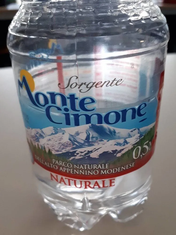 Acqua minerale
