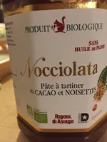 Pâte à tartiner au cacao et noisettes