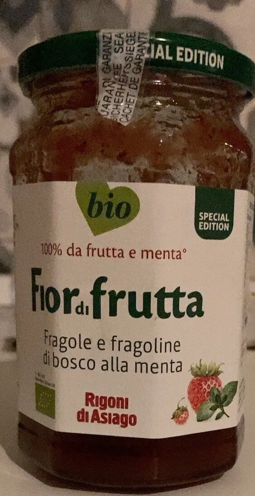 Fragole e fragoline di bosco alla menta