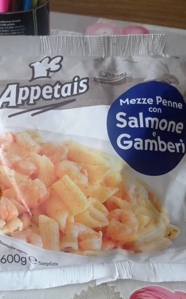 Mezze penne con salmone e gamberi