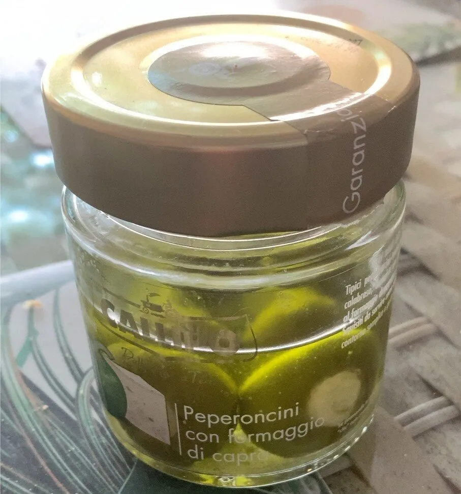 Peperoncini con formaggio di capra