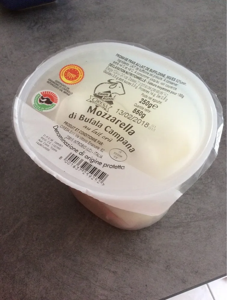 Mozzarella Di bufala campana DOP