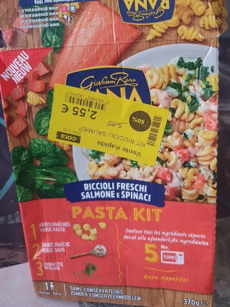 Riccioli freschi salmone e spinaci
